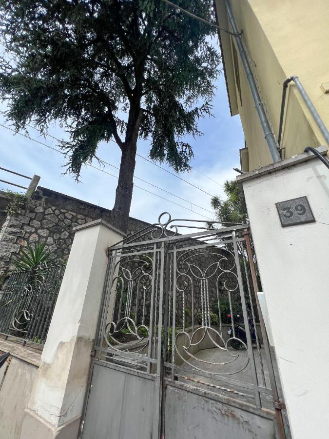 Luna'S Apartment Sant'Agnello Bagian luar foto